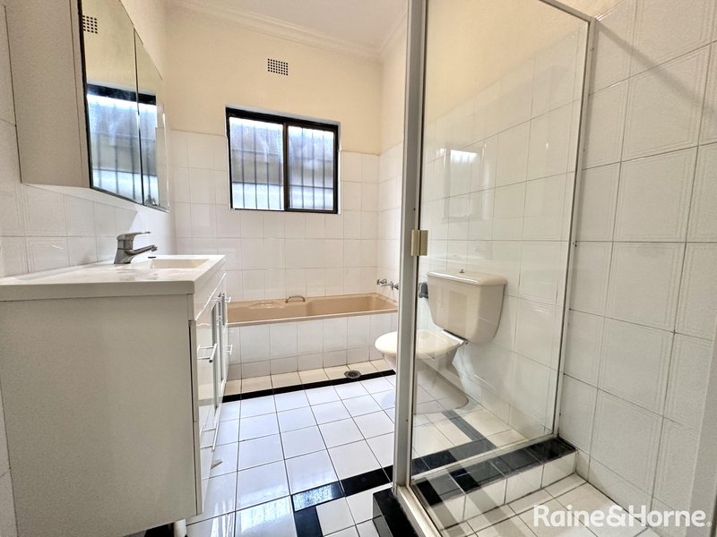 Photo - 122 Sutherland Street, Mascot NSW 2020 - Image 6