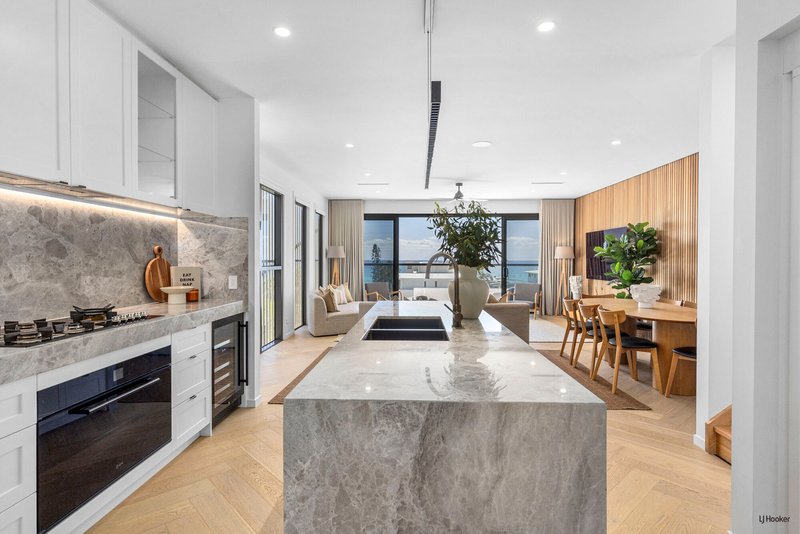 Photo - 1/22 Wagawn Street, Tugun QLD 4224 - Image 6