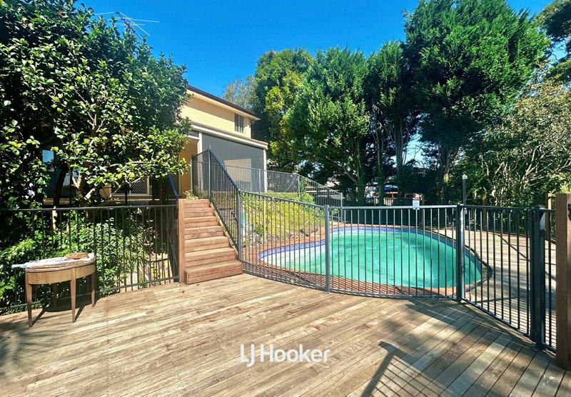 Photo - 122 Warrimoo Avenue, St Ives NSW 2075 - Image 3