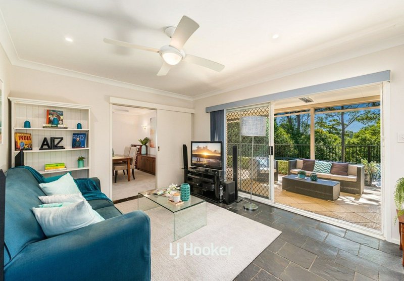 Photo - 122 Warrimoo Avenue, St Ives NSW 2075 - Image 6
