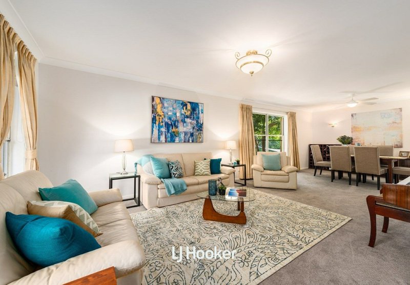 Photo - 122 Warrimoo Avenue, St Ives NSW 2075 - Image 5