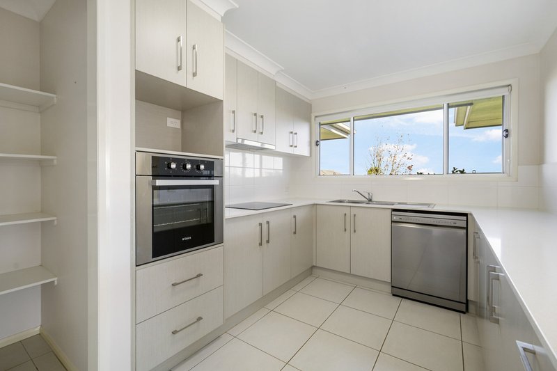 Photo - 1/22 Wigan Avenue, Highfields QLD 4352 - Image 4
