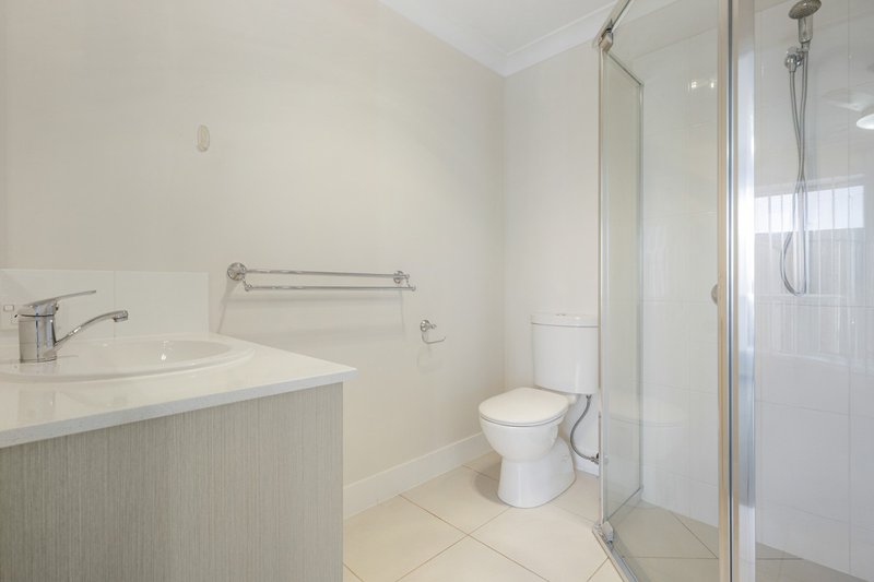 Photo - 1/22 Wigan Avenue, Highfields QLD 4352 - Image 7