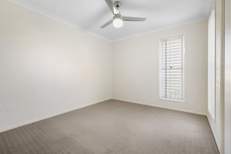 Photo - 1/22 Wigan Avenue, Highfields QLD 4352 - Image 10