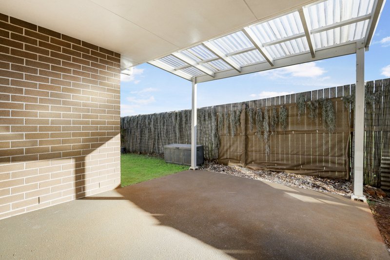 Photo - 1/22 Wigan Avenue, Highfields QLD 4352 - Image 11