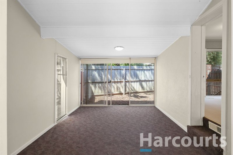 Photo - 122 Yarana Drive, Mount Helen VIC 3350 - Image 2