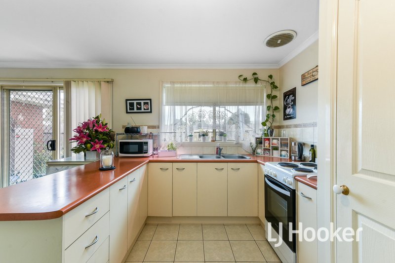 Photo - 12/21 Merrijig Avenue, Cranbourne VIC 3977 - Image 3