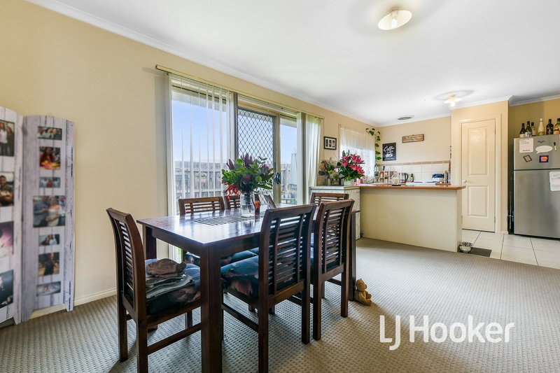 Photo - 12/21 Merrijig Avenue, Cranbourne VIC 3977 - Image 5