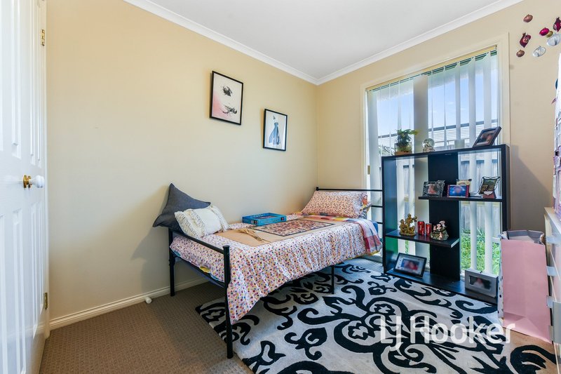 Photo - 12/21 Merrijig Avenue, Cranbourne VIC 3977 - Image 9