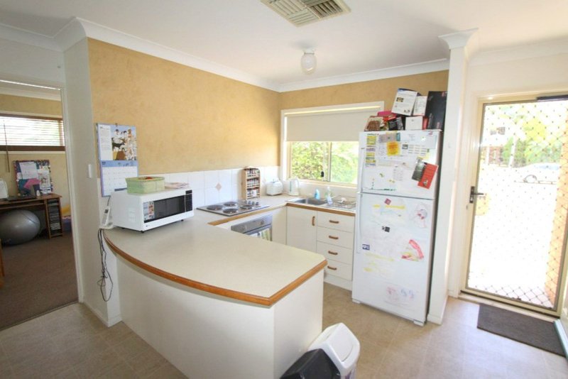 Photo - 1/222 Borilla Street, Emerald QLD 4720 - Image 2