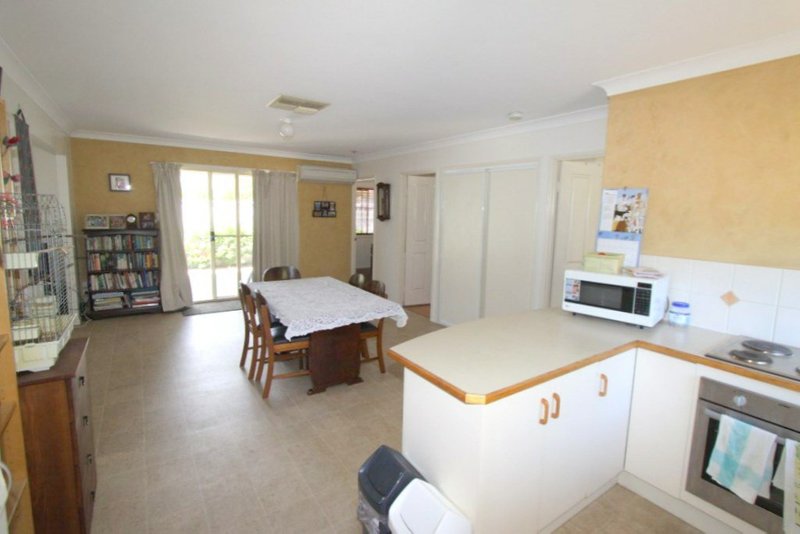 Photo - 1/222 Borilla Street, Emerald QLD 4720 - Image 3