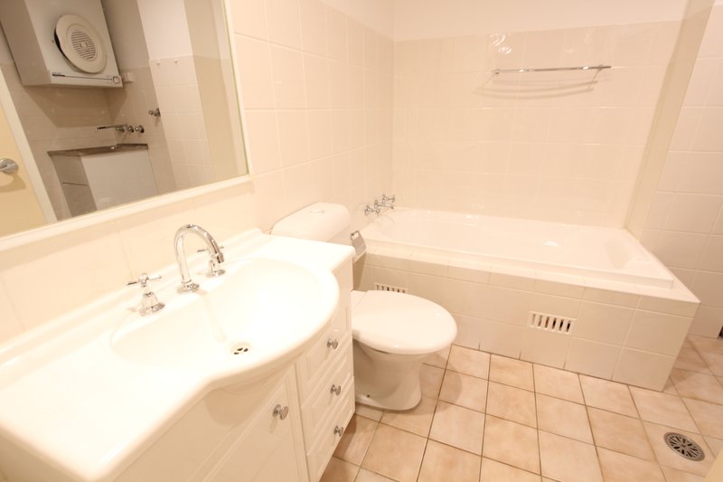 Photo - 12/22 Goulburn Street, Liverpool NSW 2170 - Image 5