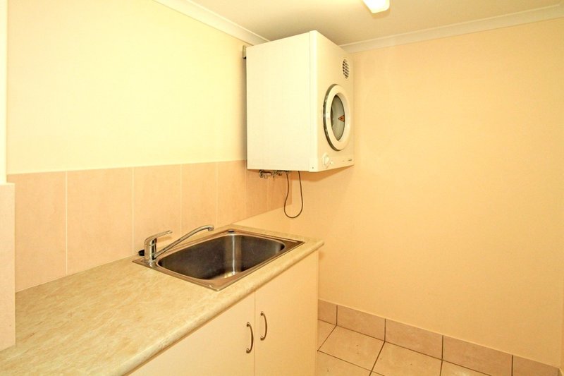 Photo - 12/22 Victoria Parade, Rockhampton City QLD 4700 - Image 12