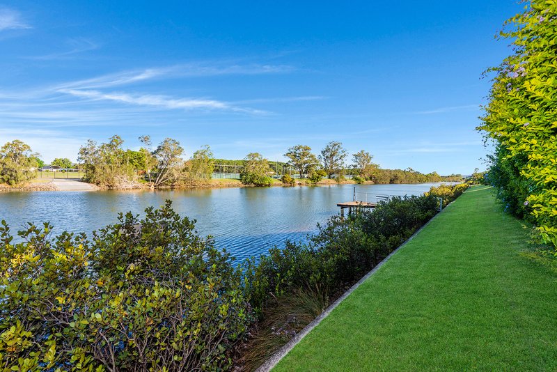 Photo - 122/215 Cottesloe Drive, Mermaid Waters QLD 4218 - Image 16
