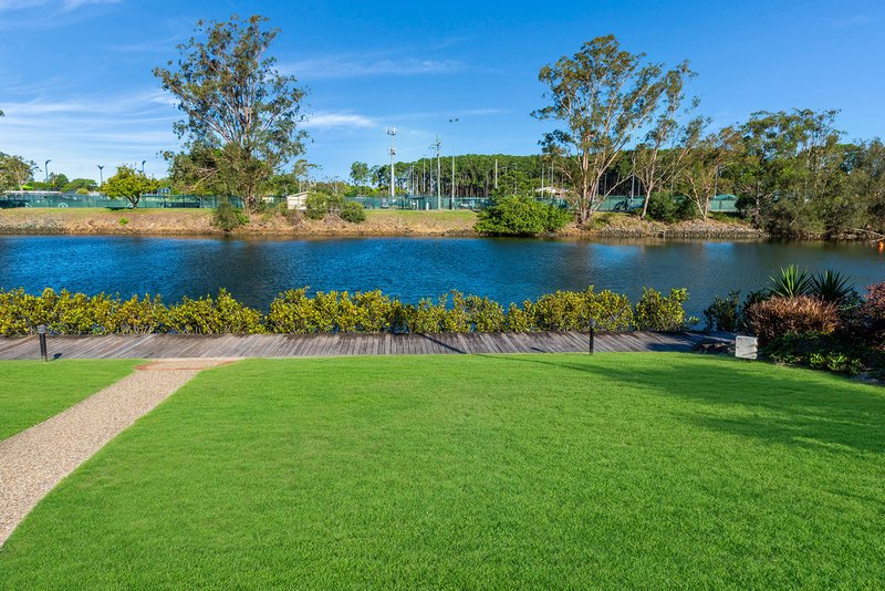Photo - 122/215 Cottesloe Drive, Mermaid Waters QLD 4218 - Image 19