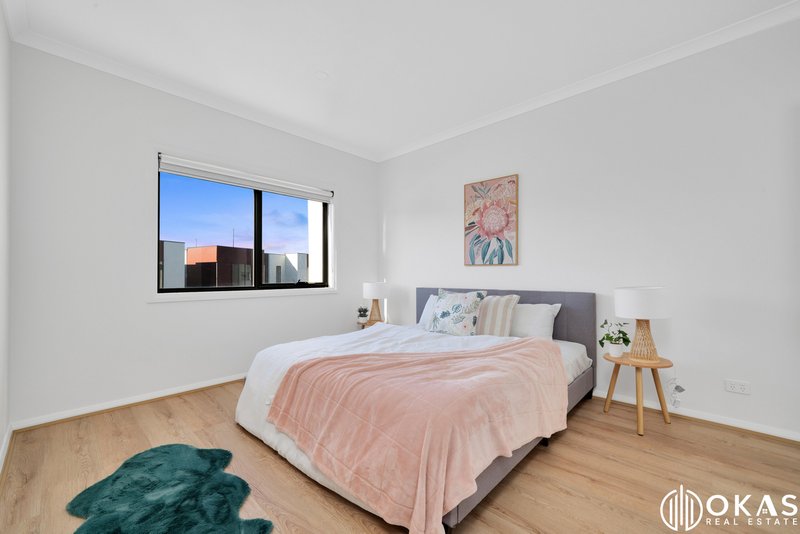 Photo - 12/23 Skypac Drive, Truganina VIC 3029 - Image 12