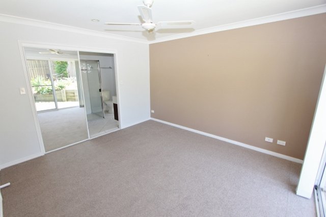 Photo - 1/224 Billinghurst Crescent, Upper Coomera QLD 4209 - Image 8