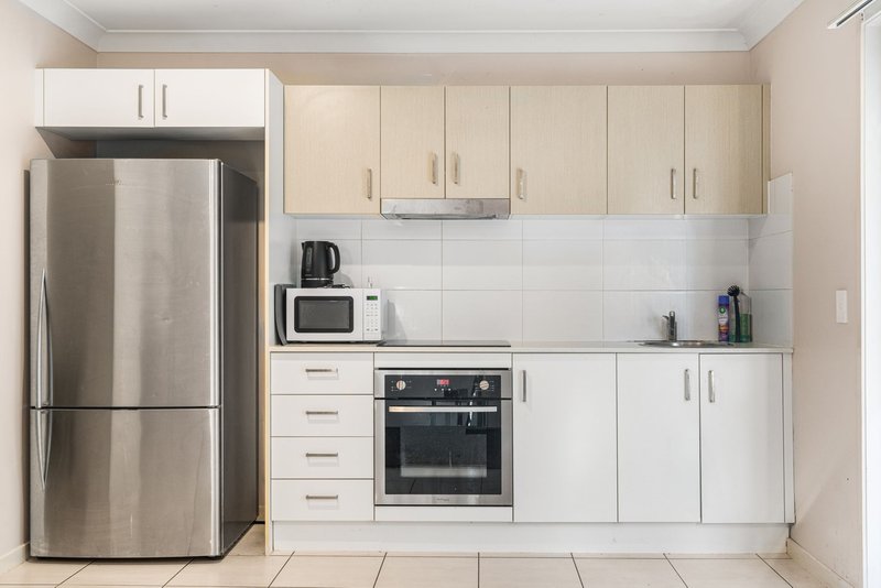 Photo - 1&2/25 Kanimbla Street, Holmview QLD 4207 - Image 8