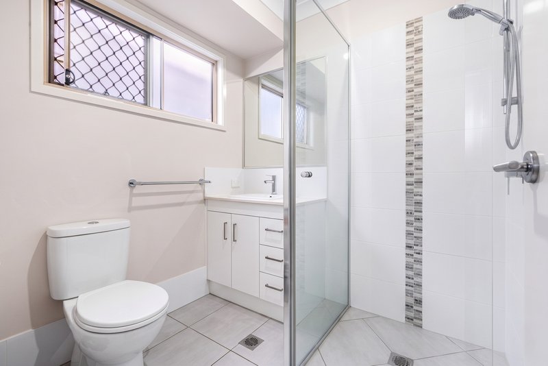 Photo - 1&2/25 Kanimbla Street, Holmview QLD 4207 - Image 12