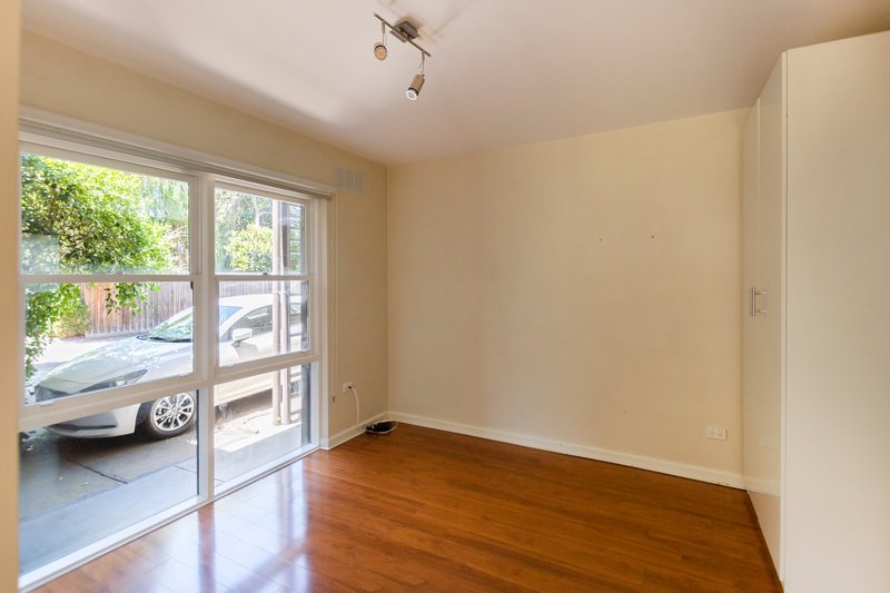 Photo - 12/27 The Grove, Coburg VIC 3058 - Image 2