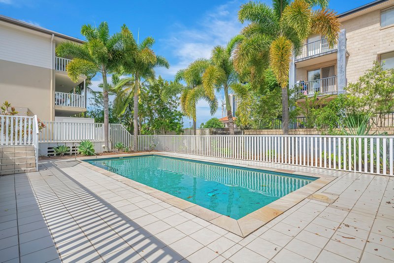 Photo - 12/27 Walton Street, Southport QLD 4215 - Image 14