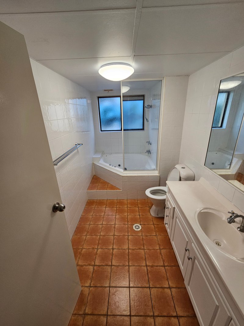 Photo - 12/28 Old Burleigh Road, Broadbeach QLD 4218 - Image 5