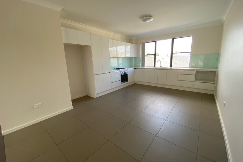 Photo - 12/292-296 Gipps Road, Keiraville NSW 2500 - Image 2