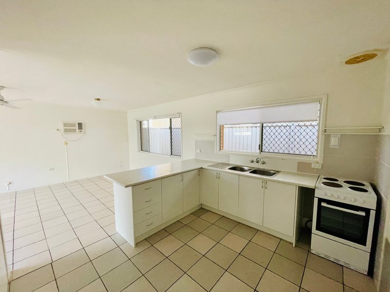 Photo - 1/2297 Gold Coast Highway, Mermaid Beach QLD 4218 - Image 3