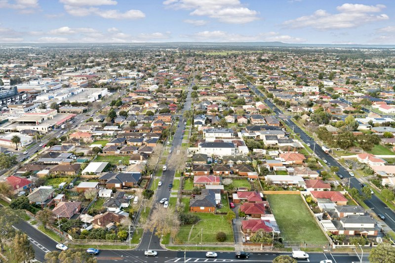 Photo - 1&2/2A Royal Avenue, Springvale VIC 3171 - Image 5