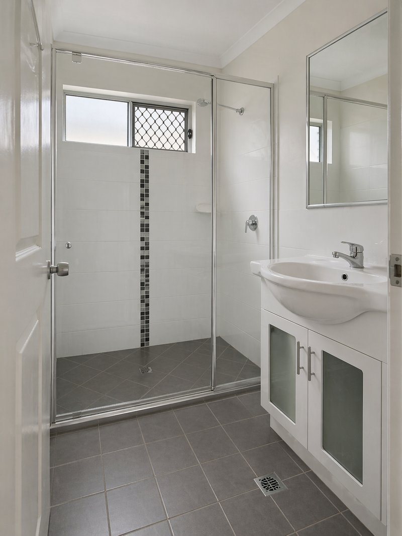 Photo - 122b Hyde Road, Yeronga QLD 4104 - Image 3
