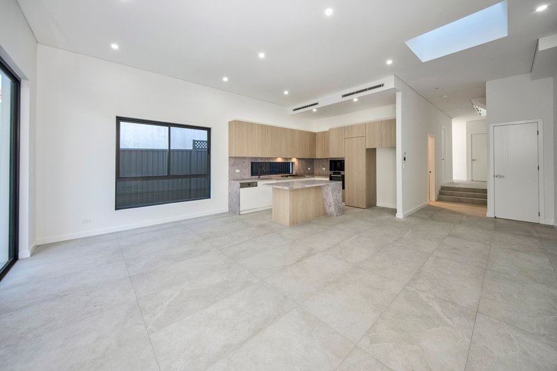 Photo - 122b Willarong Road, Caringbah NSW 2229 - Image 2