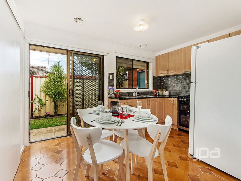 Photo - 1/23-25 Disraeli Street, St Albans VIC 3021 - Image 3