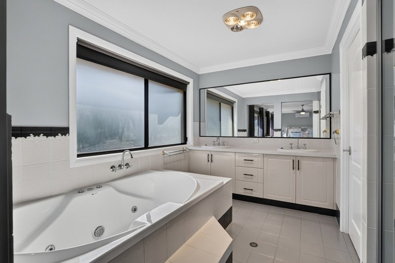 Photo - 123 Armstrong Way, Highland Park QLD 4211 - Image 9