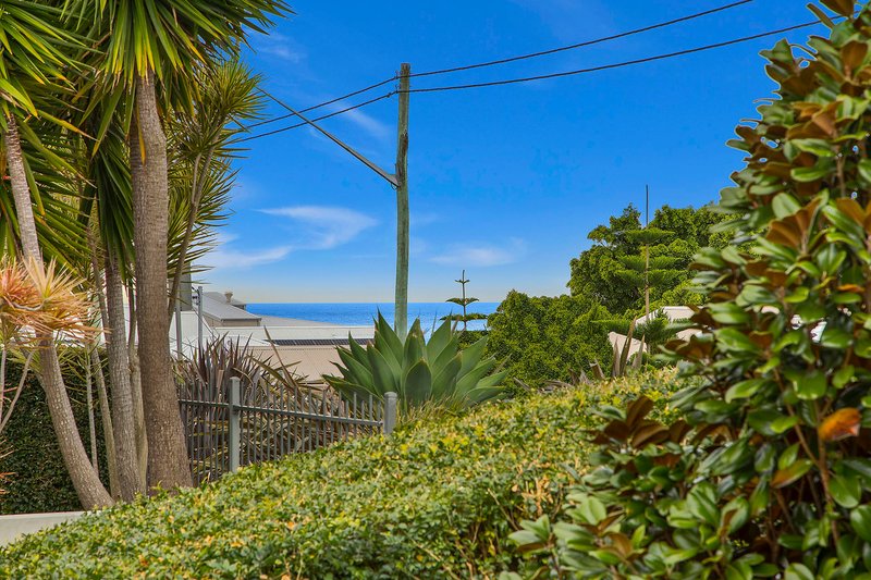 Photo - 1/23 Barnhill Road, Terrigal NSW 2260 - Image 9