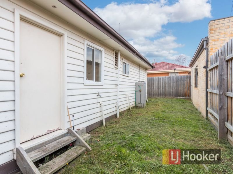 Photo - 1/23 Bride Avenue, Hampton Park VIC 3976 - Image 10