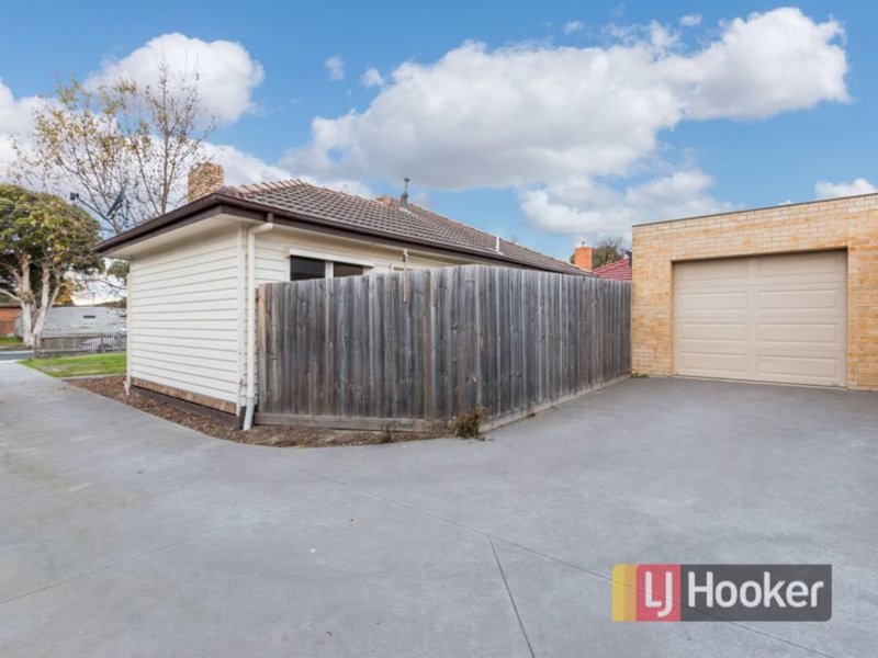 Photo - 1/23 Bride Avenue, Hampton Park VIC 3976 - Image 12