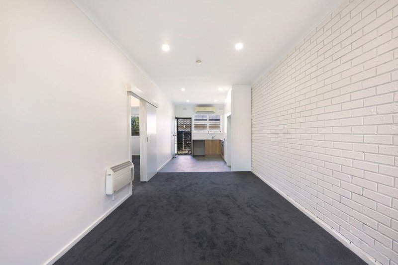 Photo - 1/23 Broadmeadows Road, Tullamarine VIC 3043 - Image 5