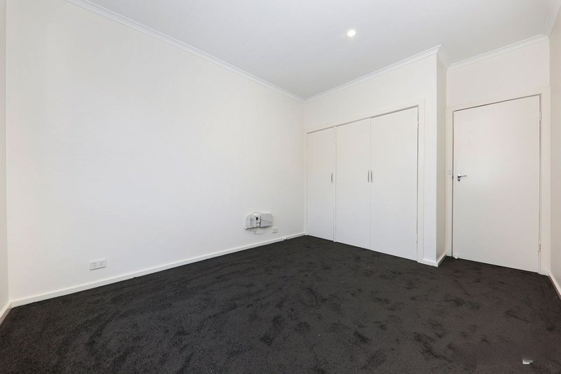 Photo - 1/23 Broadmeadows Road, Tullamarine VIC 3043 - Image 7