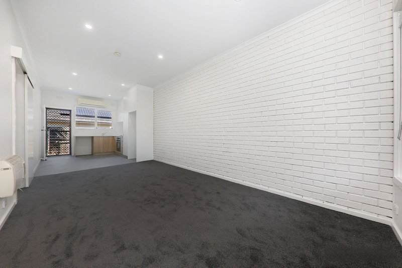 Photo - 1/23 Broadmeadows Road, Tullamarine VIC 3043 - Image 9