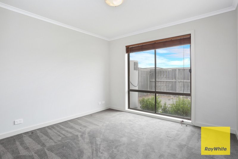 Photo - 12/3 Campaspe Way, Point Cook VIC 3030 - Image 5