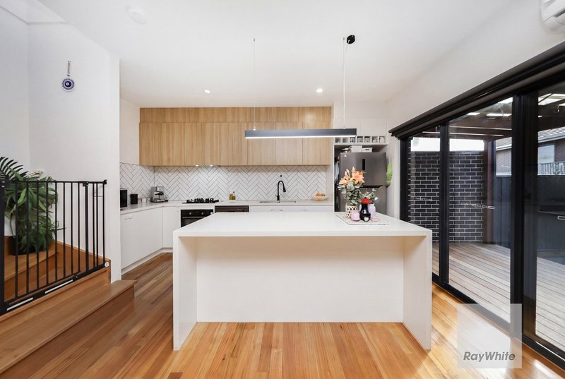 Photo - 1/23 Eyre Street, Westmeadows VIC 3049 - Image 5