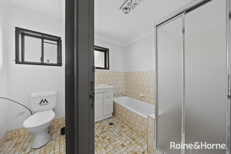 Photo - 12/3 First Avenue, Macquarie Fields NSW 2564 - Image 7