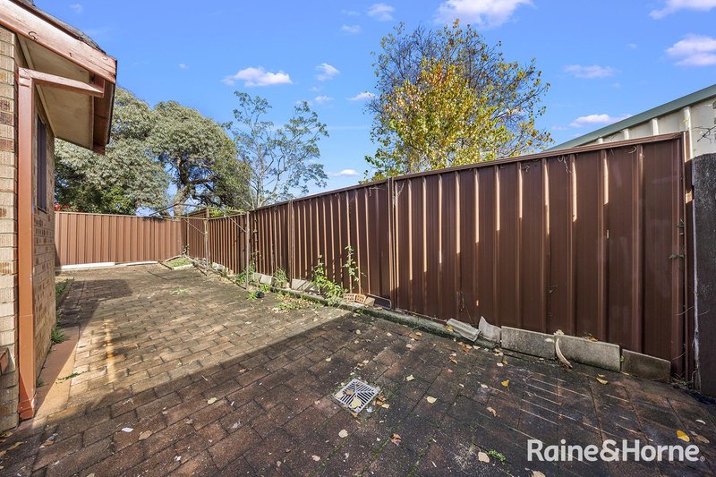 Photo - 12/3 First Avenue, Macquarie Fields NSW 2564 - Image 8