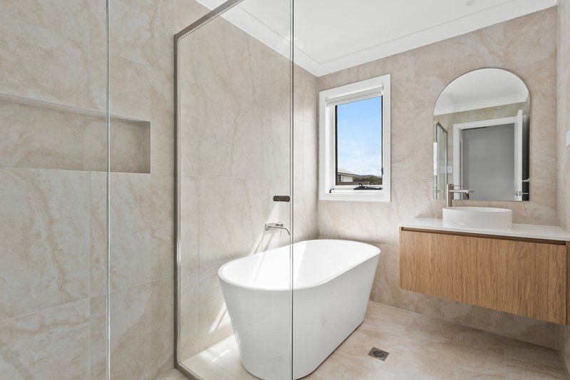 Photo - 1/23 Ganya Street, Calderwood NSW 2527 - Image 5