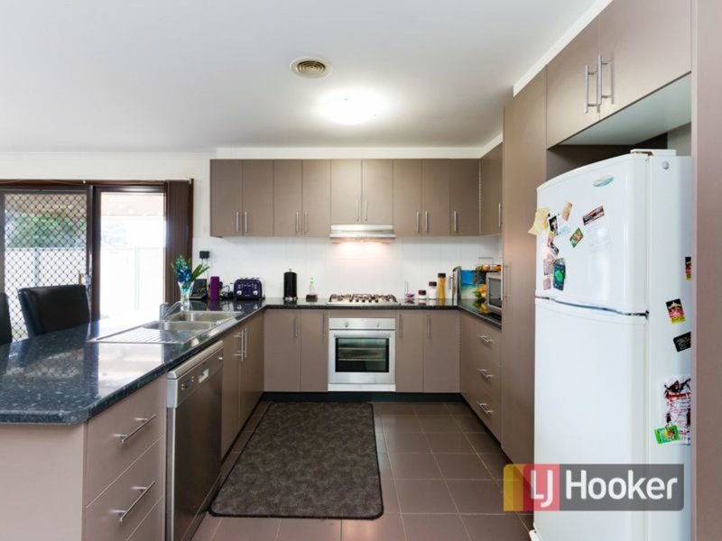 Photo - 123 Hallam Road, Hampton Park VIC 3976 - Image 2