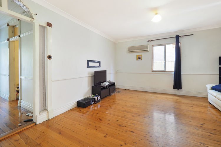 Photo - 1/23 Hawksview Street, Merrylands NSW 2160 - Image 3