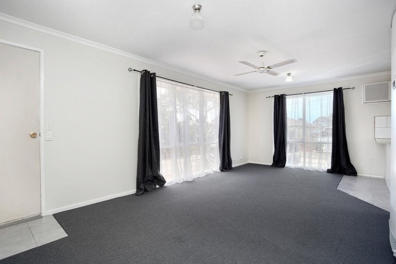 Photo - 1/23 Hume Avenue, Melton South VIC 3338 - Image 3