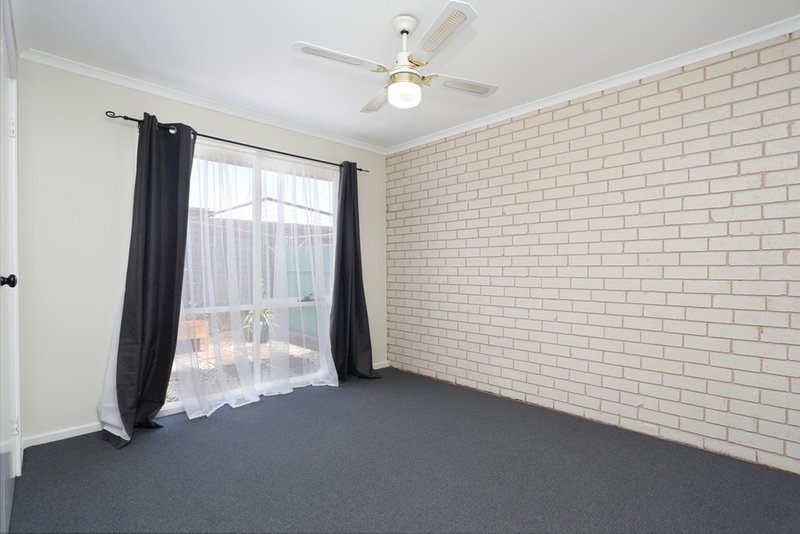 Photo - 1/23 Hume Avenue, Melton South VIC 3338 - Image 5