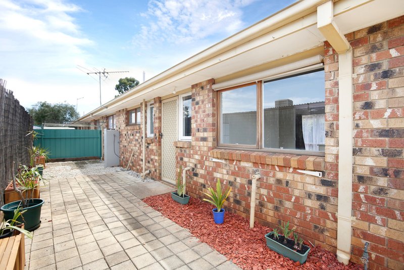 Photo - 1/23 Hume Avenue, Melton South VIC 3338 - Image 8