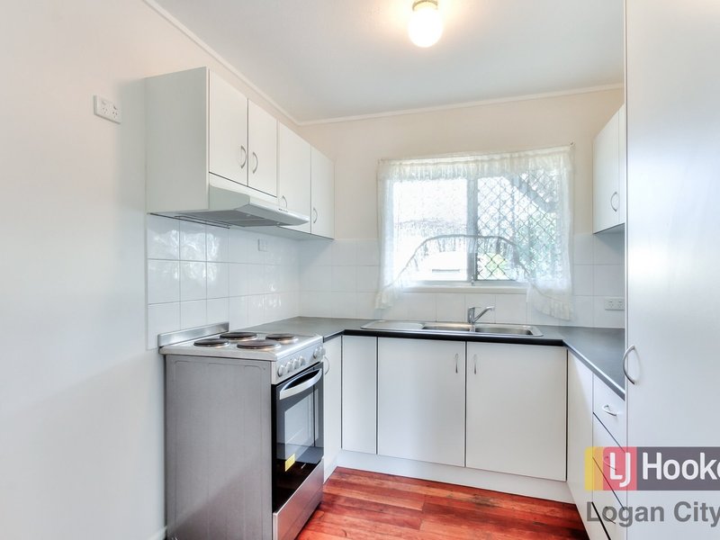 Photo - 123 Jacaranda Avenue, Logan Central QLD 4114 - Image 4